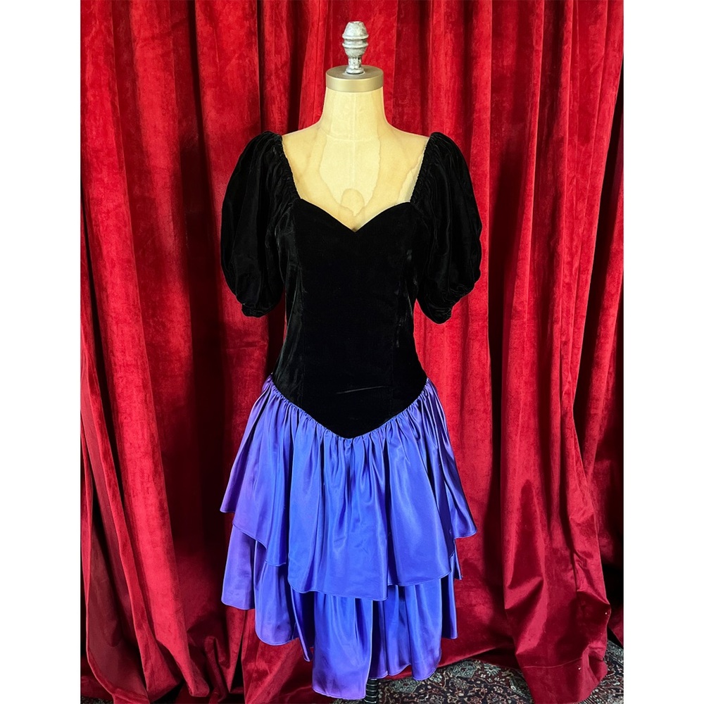 Vintage 80’s Velvet renaissance cottagecore dress